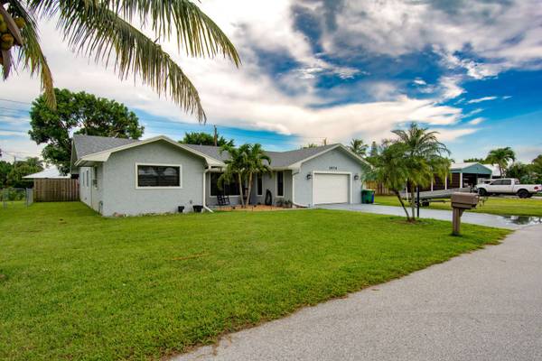 1074 NW 12th TER, Stuart, FL 34994
