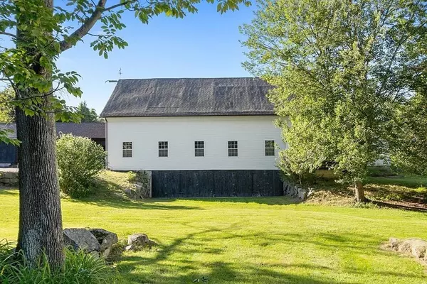 261 High Plain Rd, Andover, MA 01810