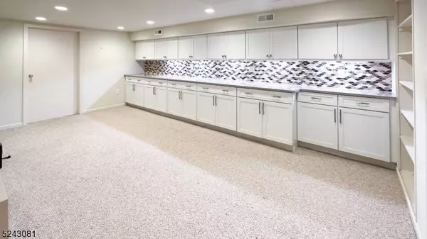 22 N Honeyman Rd, Readington Twp., NJ 08889