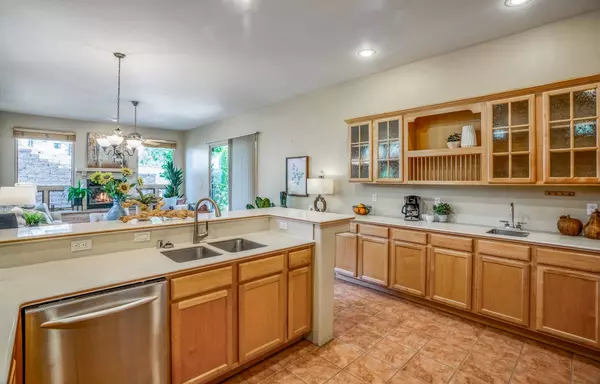 5080 Eaton PL, Los Alamos, NM 87544