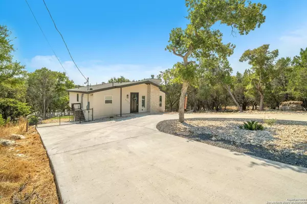 1713 Winding Creek Trail, Spring Branch, TX 78070