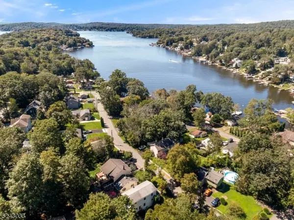 17 Alabama Ave, Jefferson Twp., NJ 07849