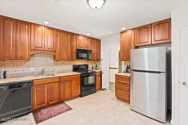 5 Loughberry Road, Saratoga Springs, NY 12866