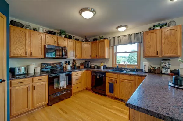 1118 Gas Light Drive, Sun Prairie, WI 53590