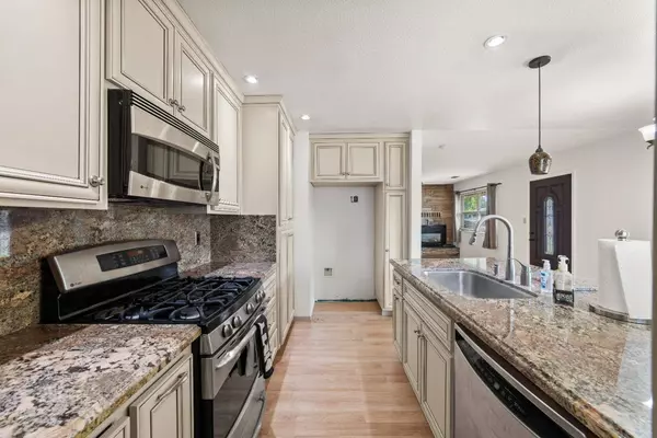 1217 Greenhills RD, Sacramento, CA 95864