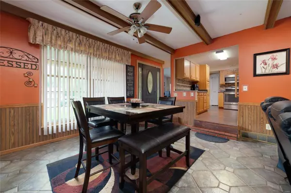 6250 Rocket DR, Florissant, MO 63033