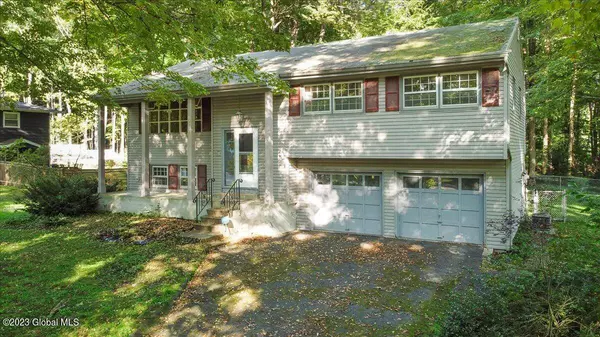 5 Loughberry Road, Saratoga Springs, NY 12866