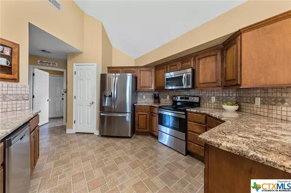 2808 Meadow Wood DR, Temple, TX 76502