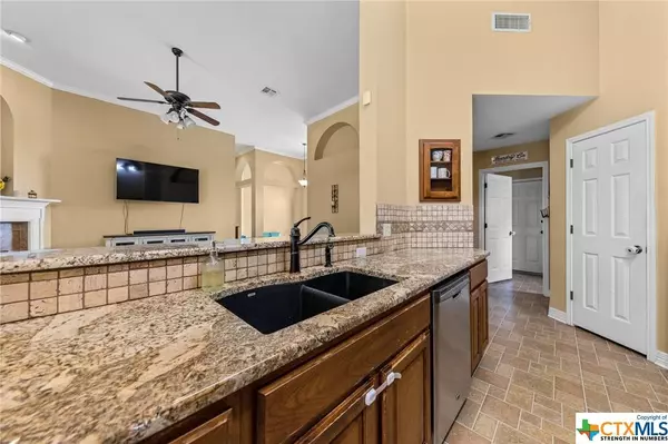 2808 Meadow Wood DR, Temple, TX 76502