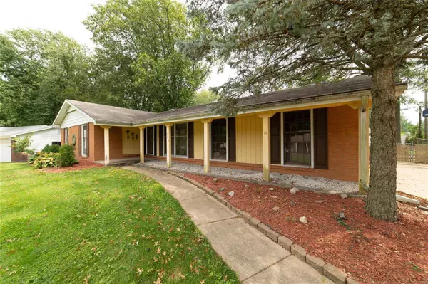 6250 Rocket DR, Florissant, MO 63033
