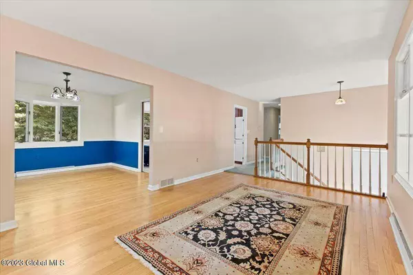 5 Loughberry Road, Saratoga Springs, NY 12866