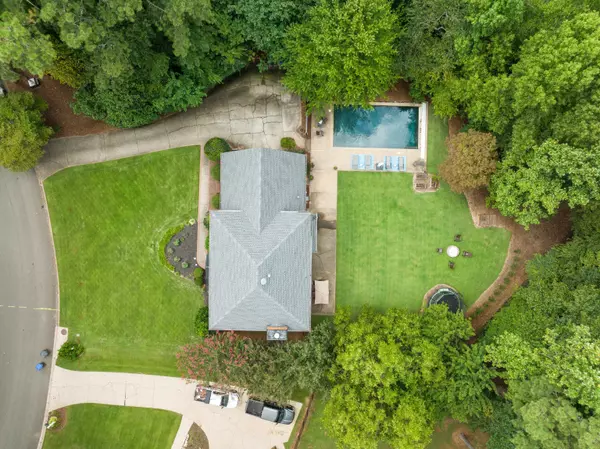 155 Oak Knoll WAY, Roswell, GA 30075