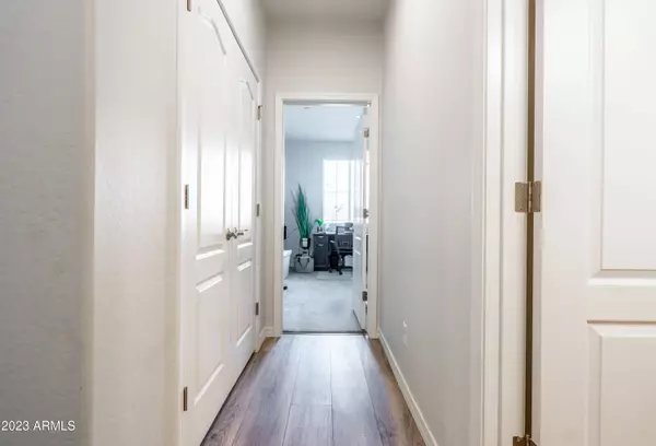 10655 W EUCALYPTUS Road, Peoria, AZ 85383