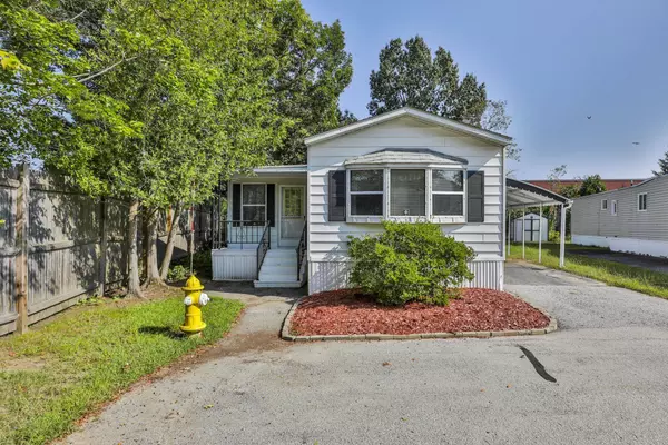 15 Sherwood LN, Merrimack, NH 03054