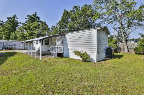 15 Sherwood LN, Merrimack, NH 03054