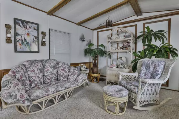 15 Sherwood LN, Merrimack, NH 03054