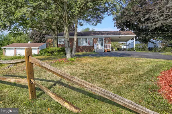 1 ELLEN DR, Enola, PA 17025