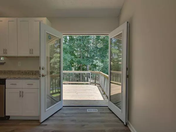 1555 Olde Oak DR, Lithia Springs, GA 30122