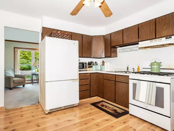 206 Oakwood DR, Shorewood, IL 60404