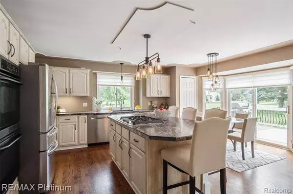 12645 Ann Lynn Drive, South Lyon, MI 48178