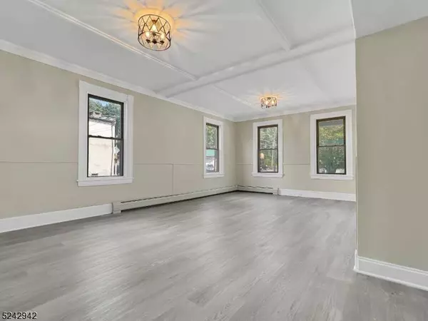 690 S Main St, Phillipsburg Town, NJ 08865