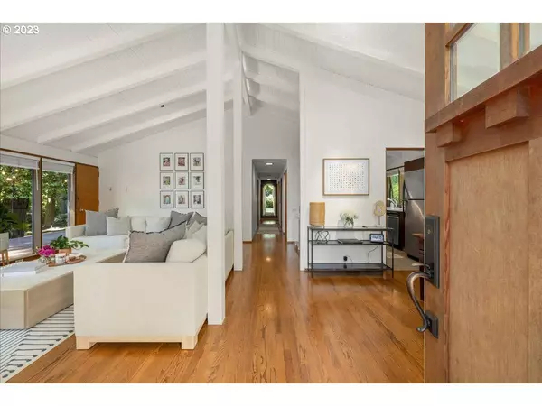 1125 NORTHSHORE RD, Lake Oswego, OR 97034