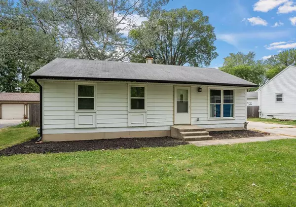 206 Oakwood DR, Shorewood, IL 60404