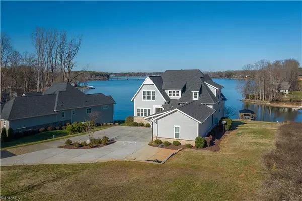 9110 Greenwood RD, Statesville, NC 28625