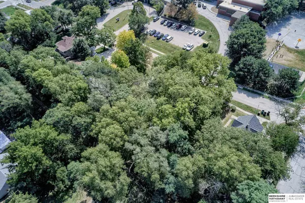 6642 Binney Street, Omaha, NE 68104