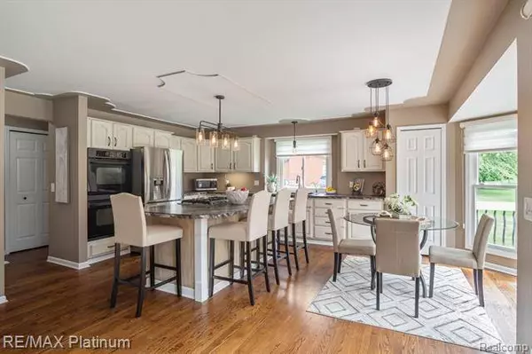 12645 Ann Lynn Drive, South Lyon, MI 48178