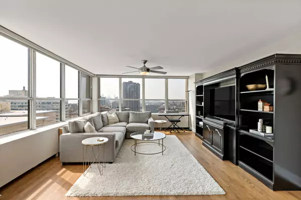 655 W Irving Park RD #2501, Chicago, IL 60613