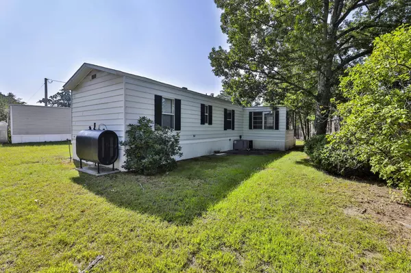 15 Sherwood LN, Merrimack, NH 03054