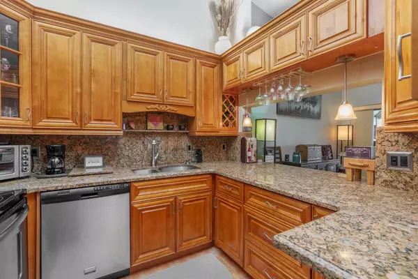 408 Freedom CT, Deerfield Beach, FL 33442