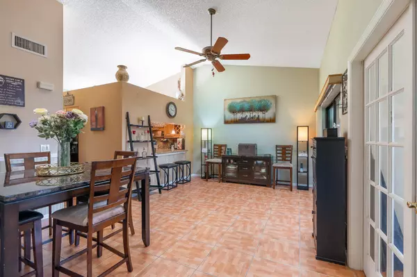 408 Freedom CT, Deerfield Beach, FL 33442