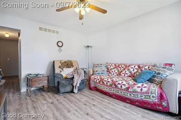 8651 REPUBLIC Avenue, Warren, MI 48089