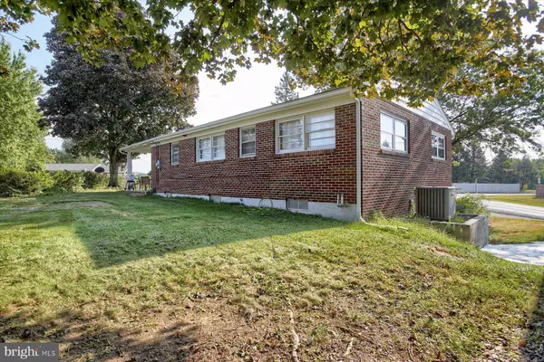 1 ELLEN DR, Enola, PA 17025