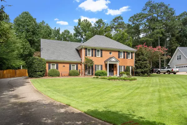 155 Oak Knoll WAY, Roswell, GA 30075