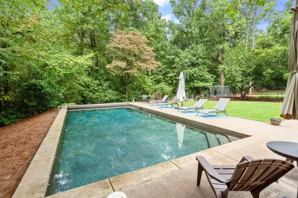 155 Oak Knoll WAY, Roswell, GA 30075