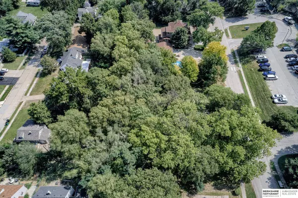 6642 Binney Street, Omaha, NE 68104