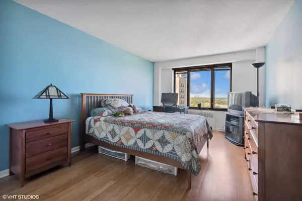 3100 N Lake Shore Drive #1910, Chicago, IL 60657