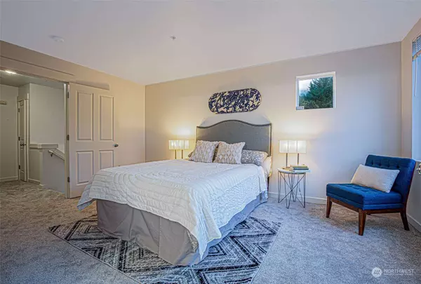 23120 SE Black Nugget Road #A6, Issaquah, WA 98029