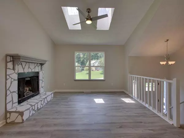 1555 Olde Oak DR, Lithia Springs, GA 30122