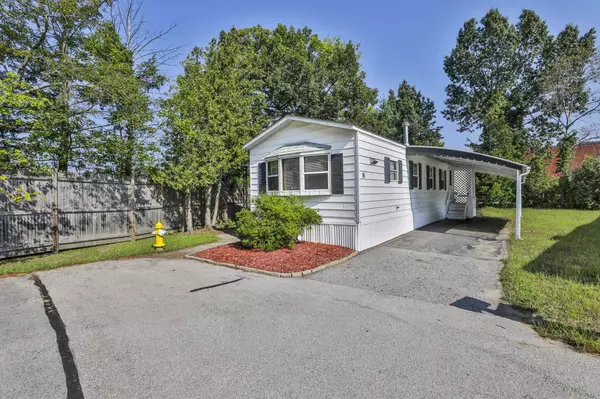 15 Sherwood LN, Merrimack, NH 03054