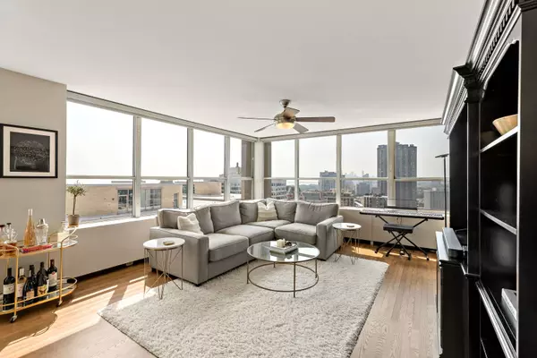 655 W Irving Park RD #2501, Chicago, IL 60613