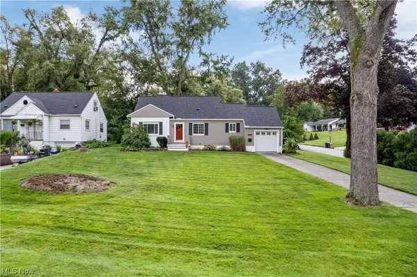 1915 26th ST, Cuyahoga Falls, OH 44223