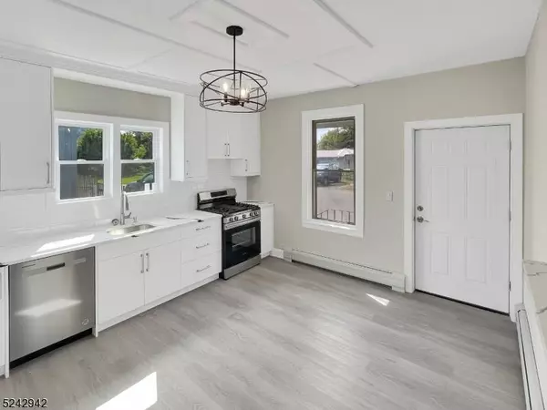 690 S Main St, Phillipsburg Town, NJ 08865