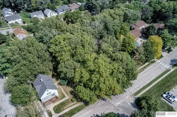 6642 Binney Street, Omaha, NE 68104