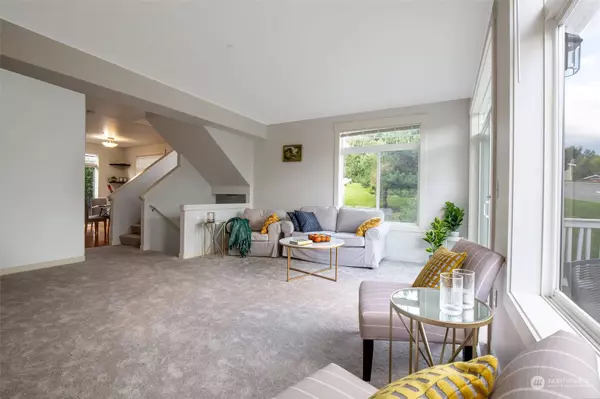 23120 SE Black Nugget Road #A6, Issaquah, WA 98029