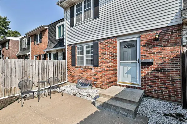 8614 W 84th ST, Overland Park, KS 66212