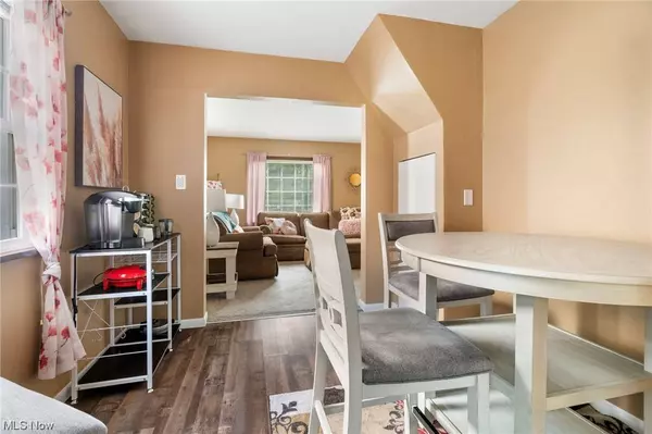 2417 Triplett BLVD, Akron, OH 44312